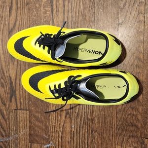 Neon Nike Hypernova soccer cleats men's Size 9.5